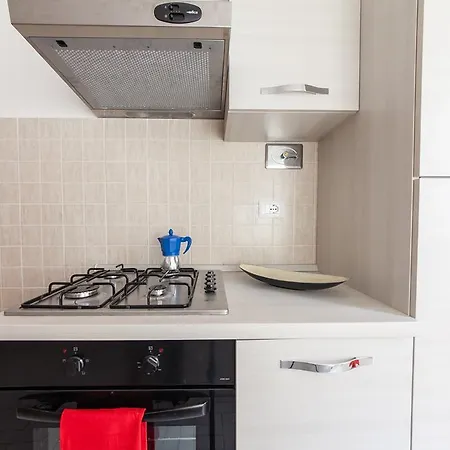 Aurelia Best * Rome